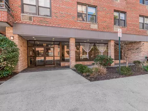 50 Barker St #437, Mount Kisco, NY 10549