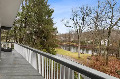 353 Lake Shore Dr, Mount Pleasant, NY 10570