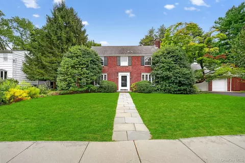 18 Observatory Dr, Cortlandt, NY 10520