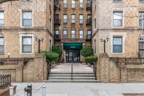 86-10 109th St #B3, Richmond Hill, NY 11418