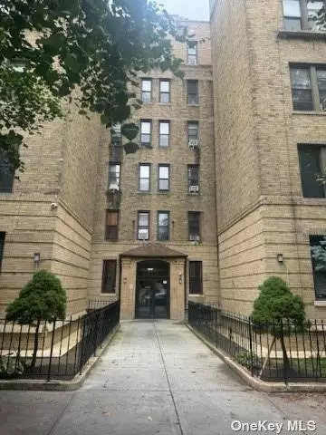 83-52 Talbot St #2B, New York, NY 11415