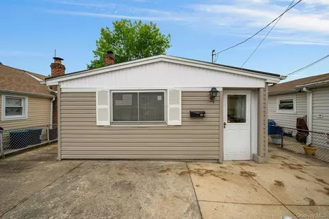 31 Edgewater Park #A, New York, NY 10465