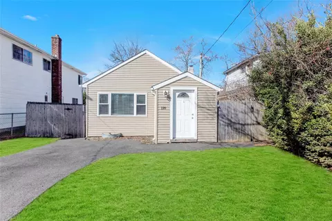 110 Vanderbilt Ave, West Babylon, NY 11704