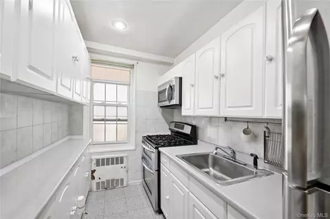 140-35 Burden Cres #206, New York, NY 11435