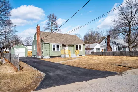 14 Calmer Pl, Hyde Park, NY 12538