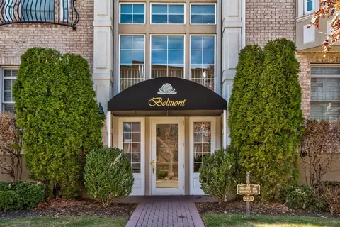 303 Roosevelt Way, North Hempstead, NY 11590