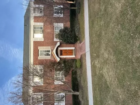 54 Nathan Hale Dr #48 B, Huntington, NY 11743