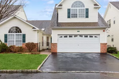 12 Peters Path Path #12, Miller Place, NY 11764
