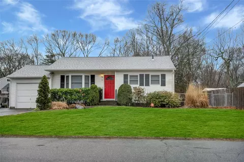 44 Wicks Rd, East Northport, NY 11731