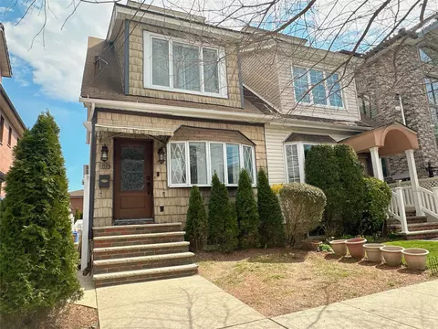 43-63 159 St, Flushing, NY 11358