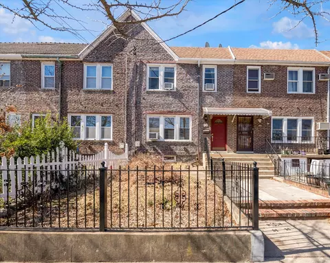 2545 Westervelt Ave, New York, NY 10469