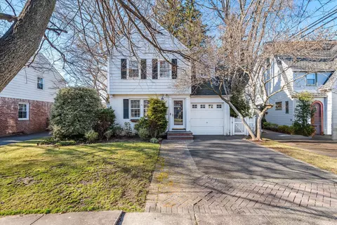 45 Darina Ct, Hempstead, NY 11550