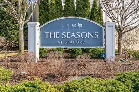 1 Spring Dr, Seaford, NY 11783
