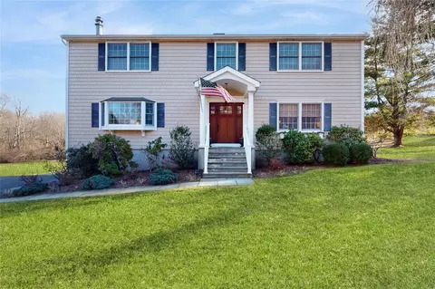33 Ridgebury Rd, Southeast, NY 10509