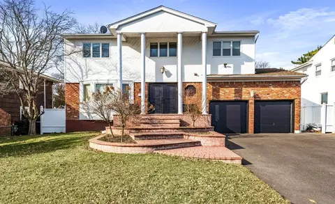 753 Kearny Dr, Valley Stream, NY 11581