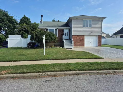 1111 Steele Blvd, Baldwin, NY 11510