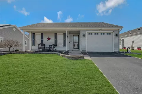 448 Kingston Dr, Ridge, NY 11961