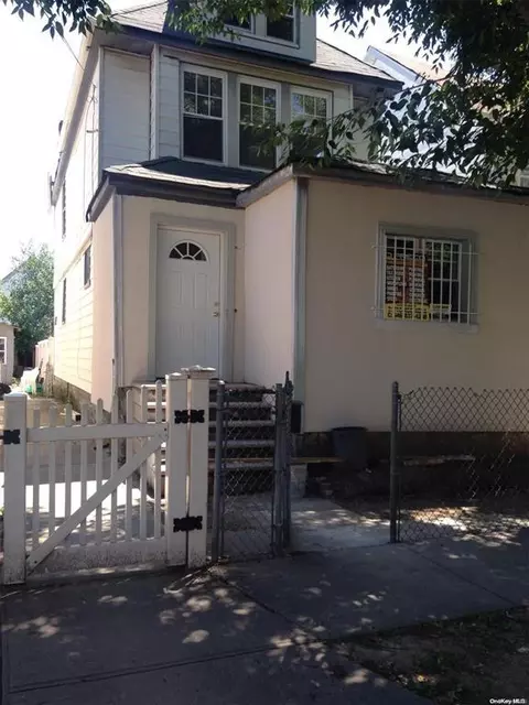 150-26 115 Drive Dr, Jamaica, NY 11434