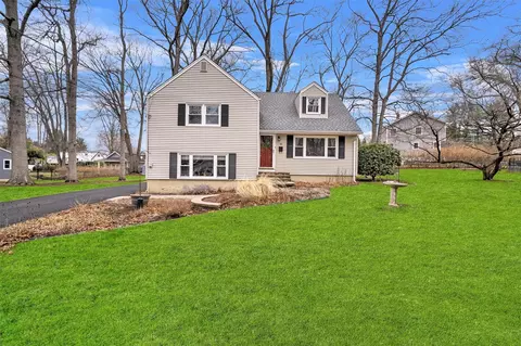 50 Riverside Ter, Orangetown, NY 10913