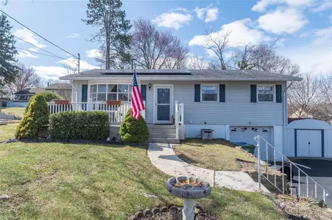 21 Birch Dr, Middletown, NY 10940