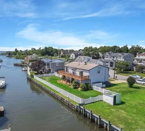 23 Delta Rd, Massapequa, NY 11758