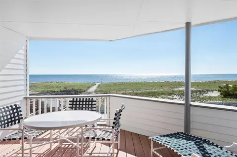 261 Dune Rd #30, Westhampton Beach, NY 11978