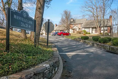 24 Manville Ln #4, Mount Pleasant, NY 10570