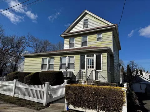 3 Poplar Ave, Pelham, NY 10803