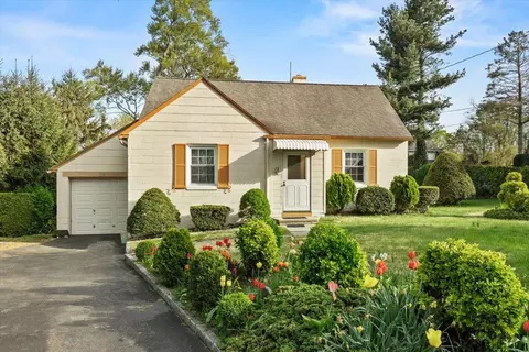 72 Quintard Dr, Port Chester, NY 10573