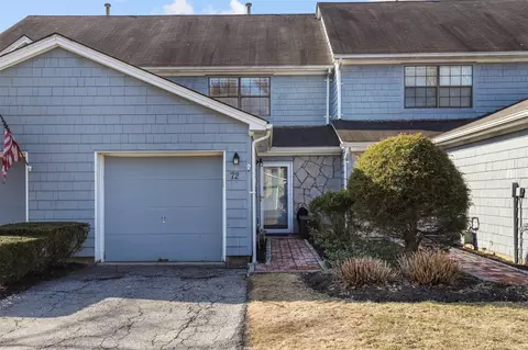 72 Jonathan Dr, Mahopac, NY 10541