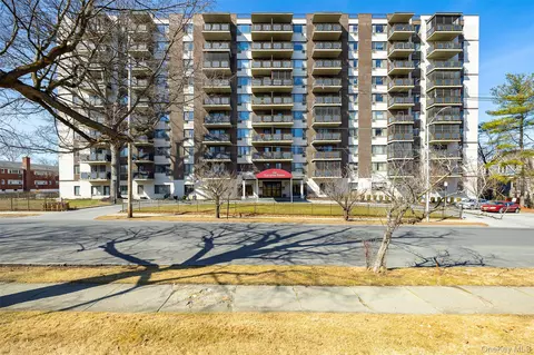 160 Academy St #7L, Poughkeepsie, NY 12601