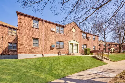 246-59 57th Dr #24659, Douglaston, NY 11362