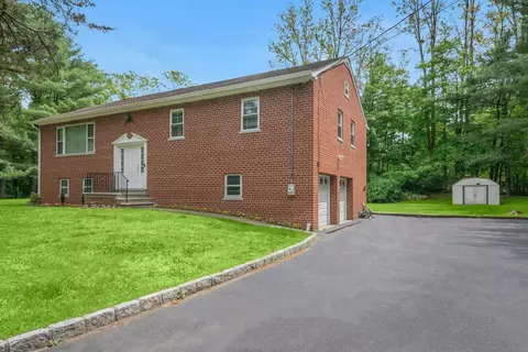 6 Locust Dr, Bedford, NY 10506
