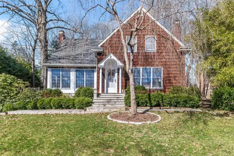 81 Morningside Dr, Cortlandt, NY 10520