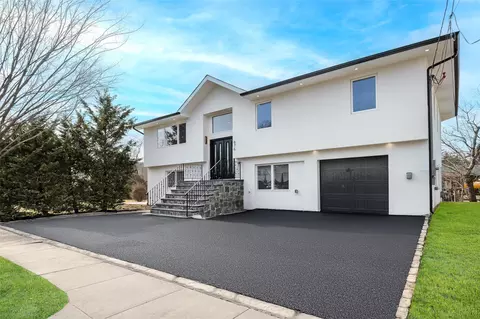 876 Peninsula Blvd, Woodmere, NY 11598