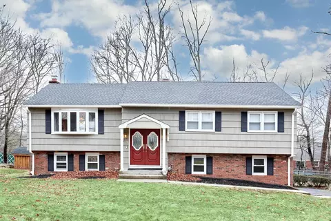 29 Claremont Ln, Ramapo, NY 10901