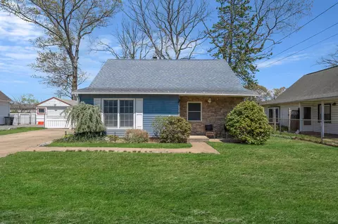 639 Robin Ct, West Hempstead, NY 11552