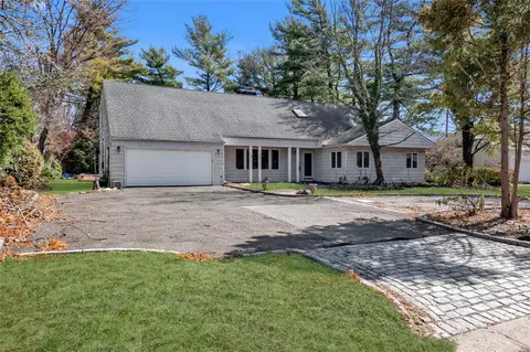 183 Crabapple Rd, North Hempstead, NY 11030