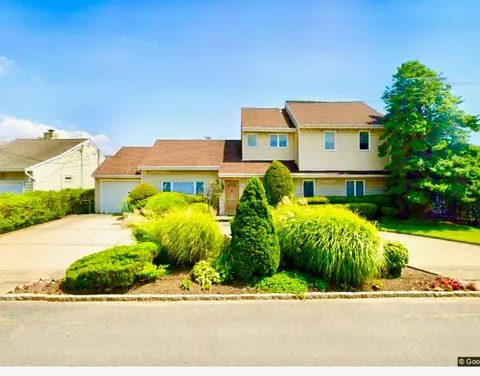 128 Erie Ave, Atlantic Beach, NY 11509