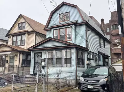 42-78 Hampton St, Elmhurst, NY 11373