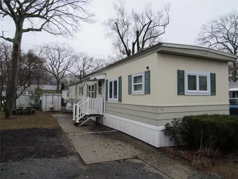 37-66 Hubbard Ave #66, Riverhead, NY 11901