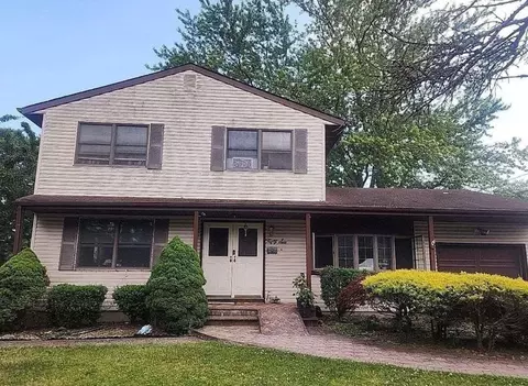 56 Noble St, Brentwood, NY 11717