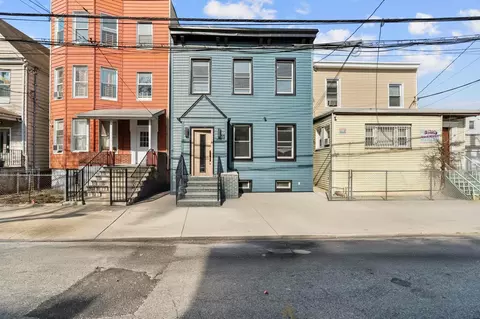 11 Cedar St, Yonkers, NY 10701