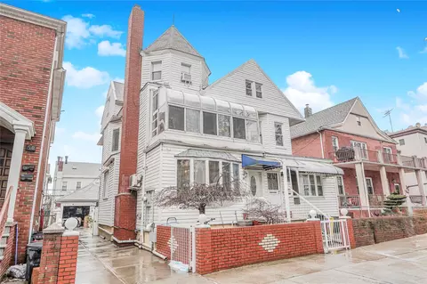 46 Bay 17th St, Brooklyn, NY 11214