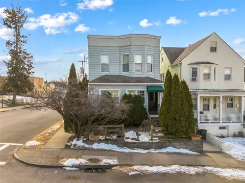 42 Parsons St, Yonkers, NY 10701