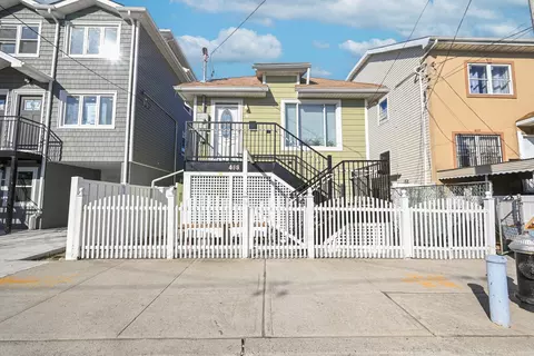 455 Beach 46th St, Far Rockaway, NY 11691