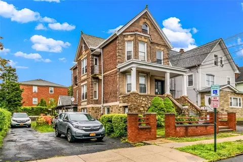 17 First St, Yonkers, NY 10704