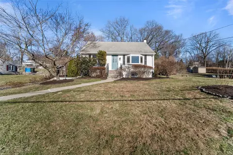 3736 Hudsonview St, Yorktown, NY 10547