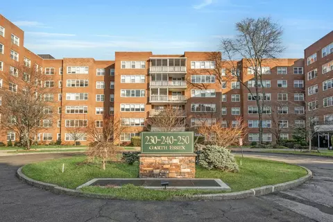 240 Garth Rd #5L2, Scarsdale, NY 10583