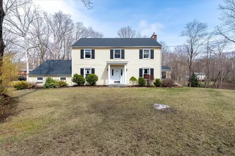 2 Hastings Ct, Lewisboro, NY 10590